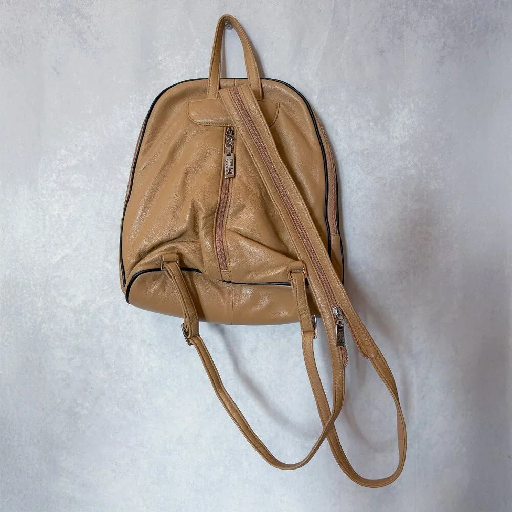 Pelle Studio Wolsons 1995 Vintage Soft Leather Backpack  Zipper Straps Beige